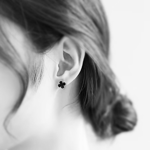 NEW Elegant Four Leaf Clover Design Stud Earrings PINK & GOLD 🩷 BARBIE FEVER 🩷 - Picture 4 of 6